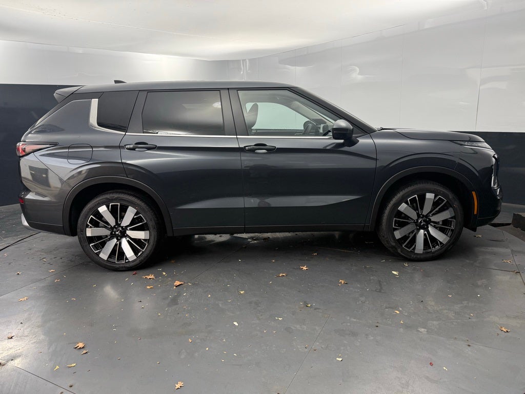 2025 Mitsubishi Outlander SEL