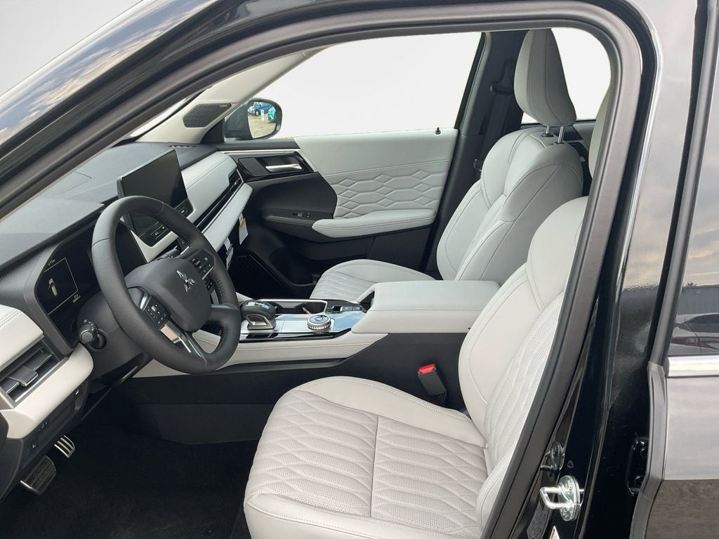 2025 Mitsubishi Outlander Platinum Edition
