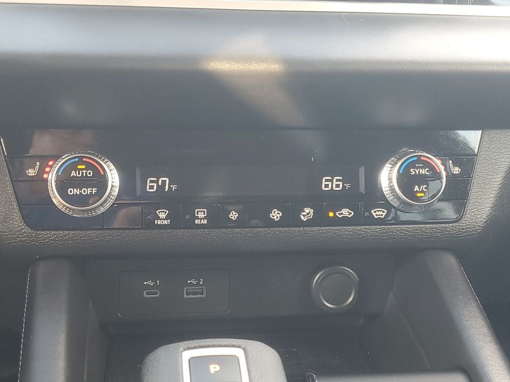 2025 Mitsubishi Outlander PHEV ES