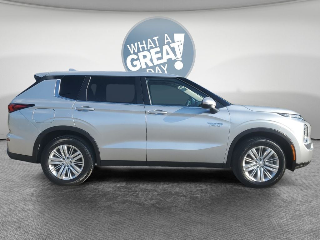 2025 Mitsubishi Outlander PHEV ES