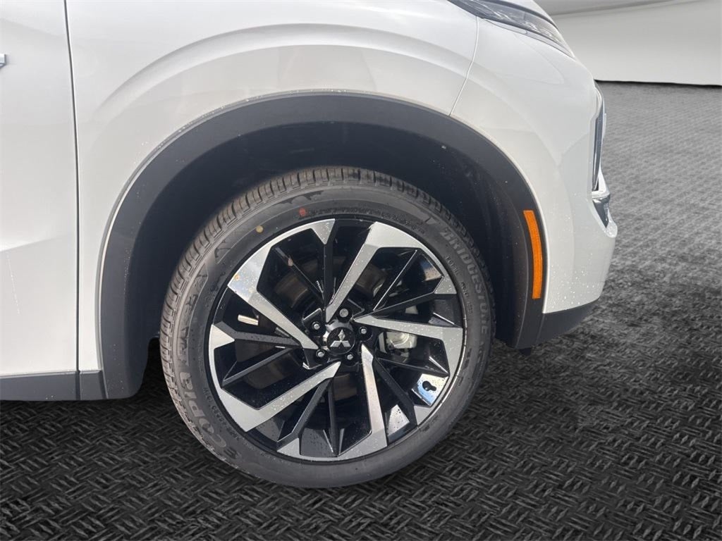 2025 Mitsubishi Outlander PHEV SE