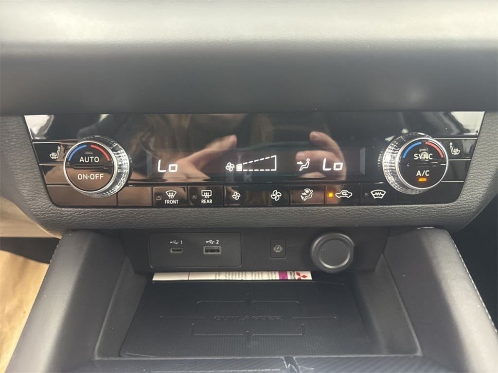 2025 Mitsubishi Outlander PHEV SE