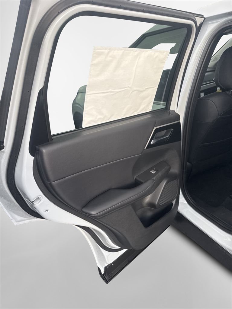 2025 Mitsubishi Outlander PHEV SE