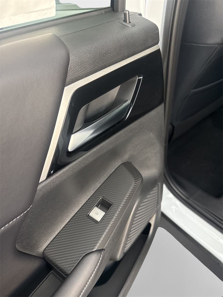 2025 Mitsubishi Outlander PHEV SE