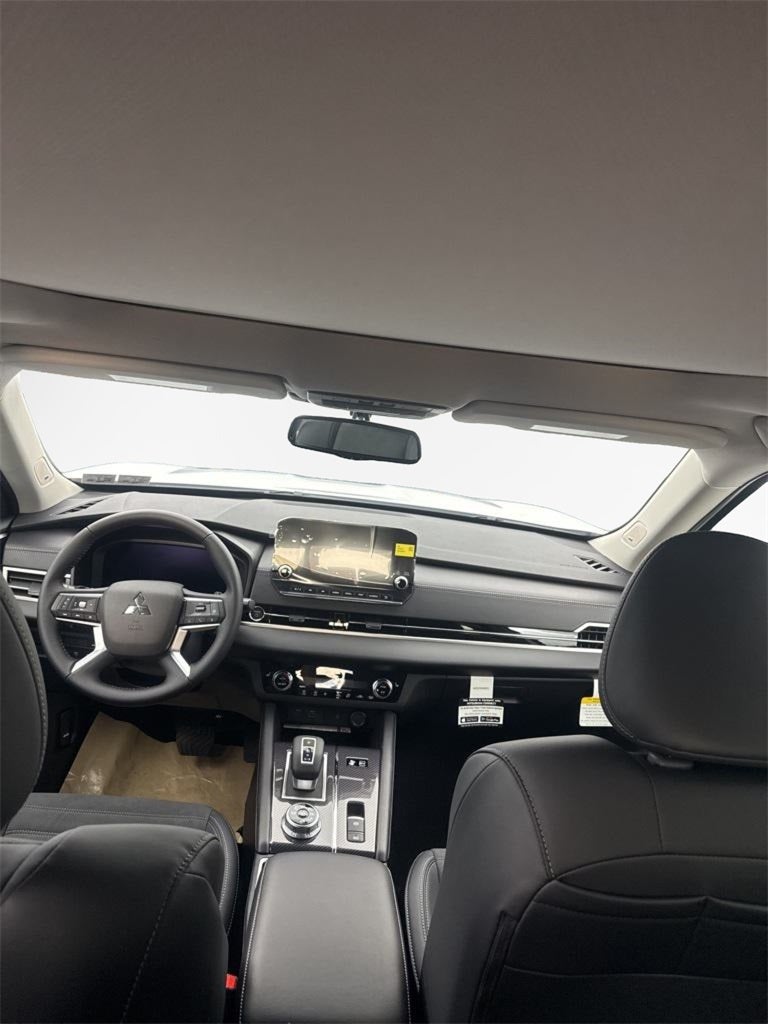 2025 Mitsubishi Outlander PHEV SE