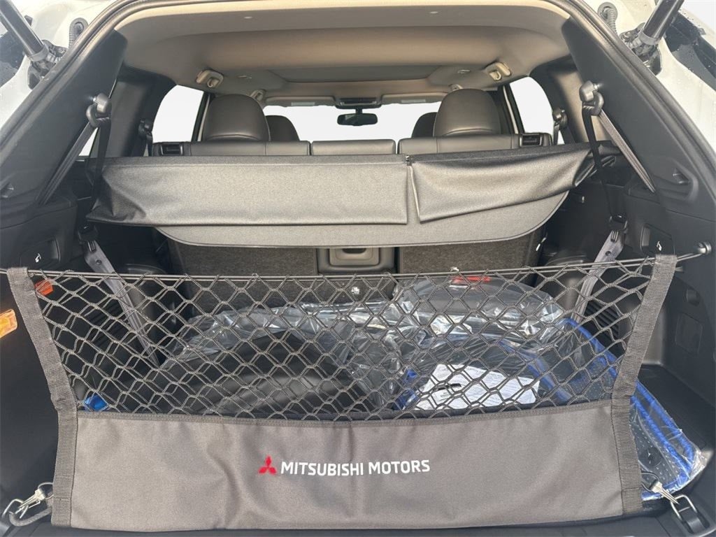 2025 Mitsubishi Outlander PHEV SE