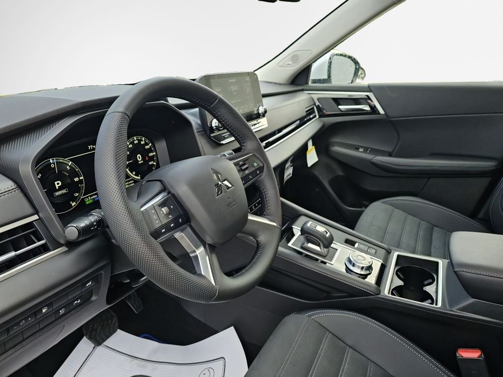 2025 Mitsubishi Outlander PHEV Base