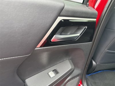 2025 Mitsubishi Outlander PHEV SE