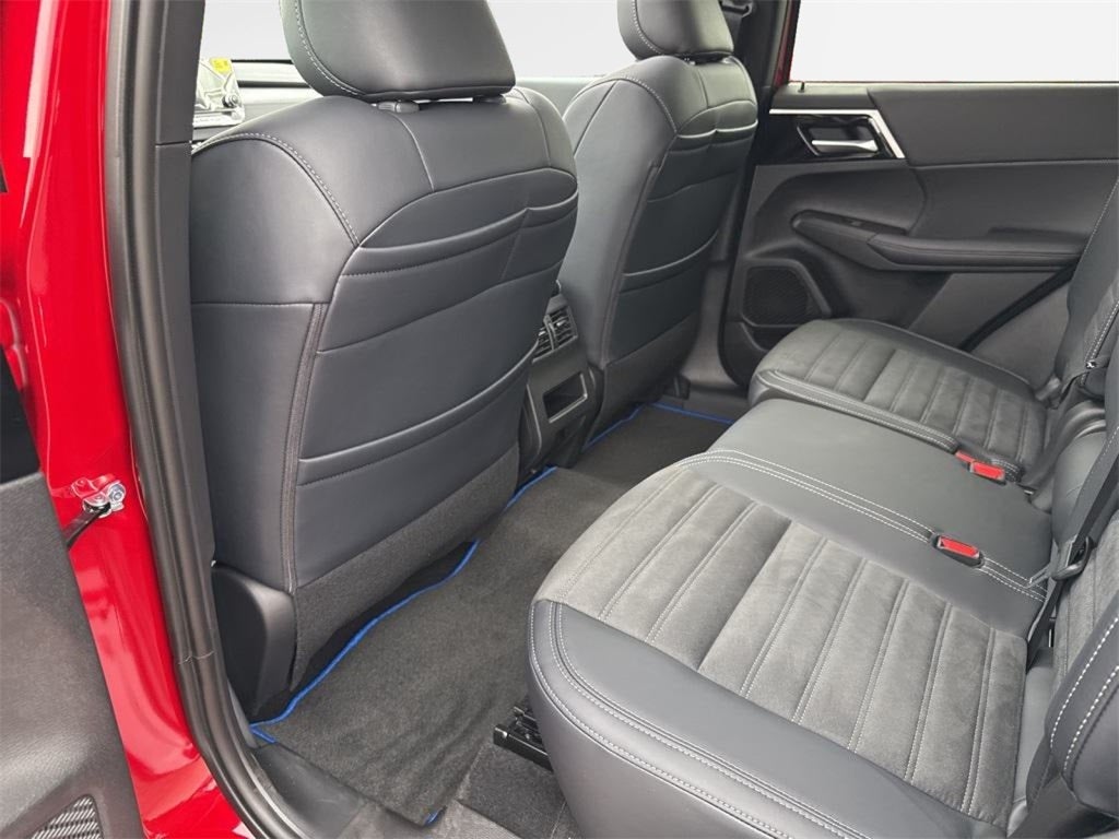 2025 Mitsubishi Outlander PHEV SE