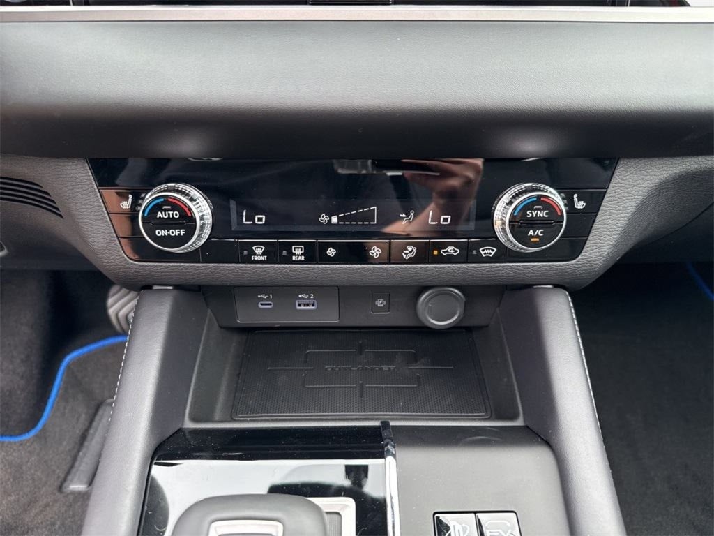 2025 Mitsubishi Outlander PHEV SE