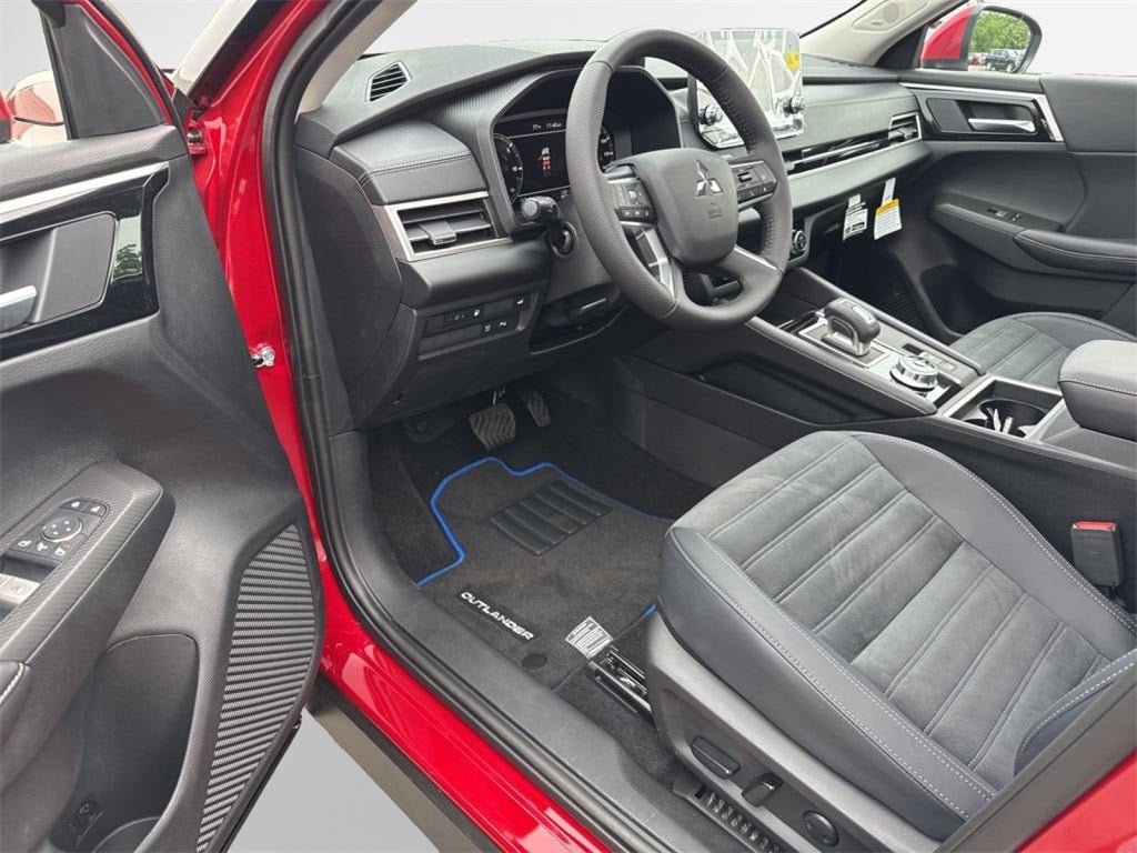 2025 Mitsubishi Outlander PHEV SE