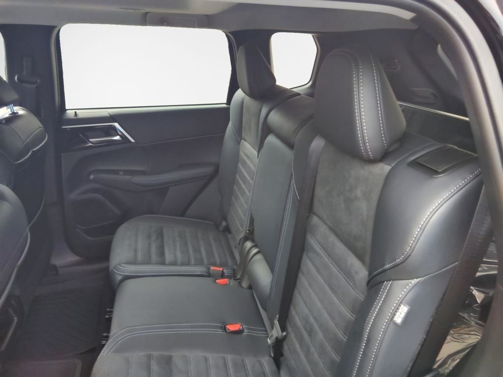 2025 Mitsubishi Outlander PHEV SE