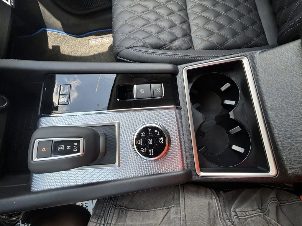 2025 Mitsubishi Outlander PHEV Base