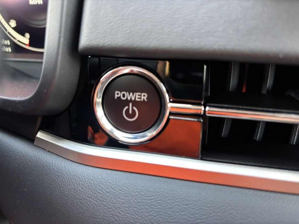 2025 Mitsubishi Outlander PHEV Base