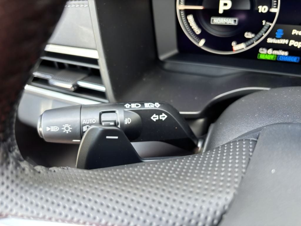 2025 Mitsubishi Outlander PHEV Base