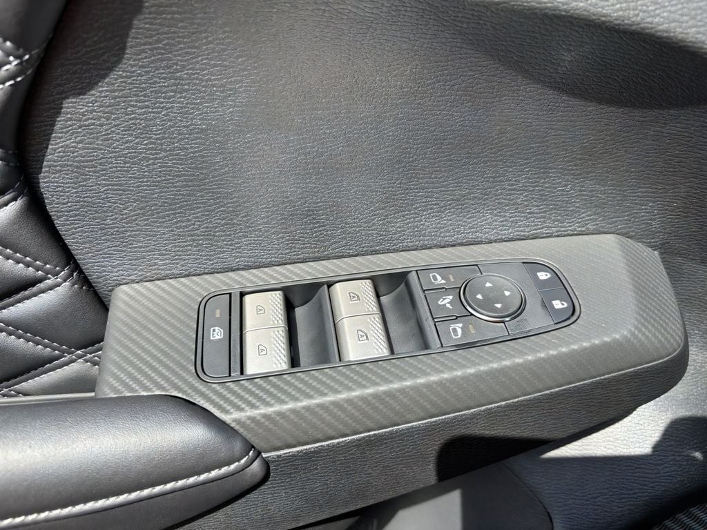 2025 Mitsubishi Outlander PHEV Base