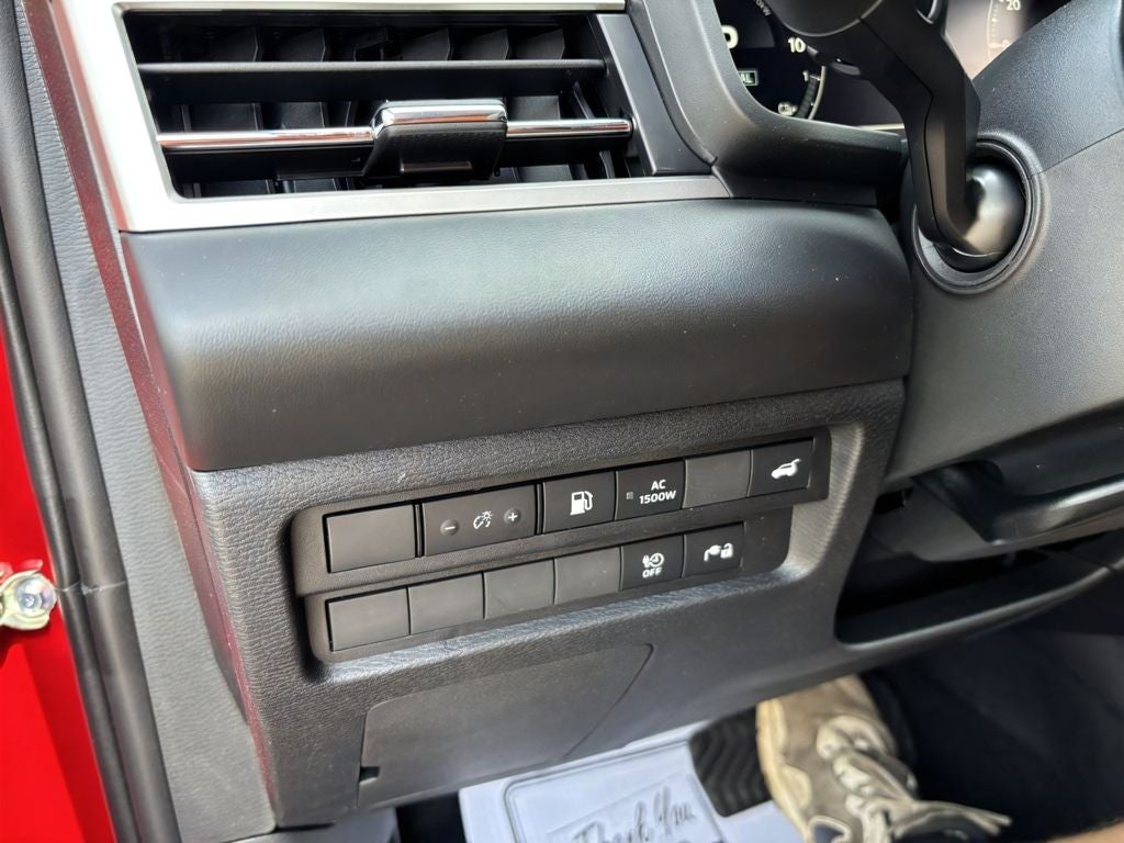 2025 Mitsubishi Outlander PHEV Base