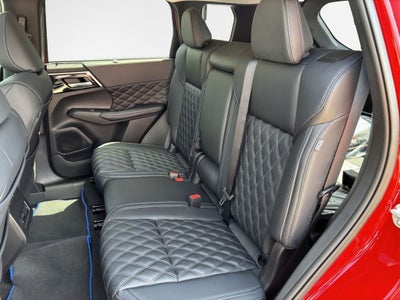 2025 Mitsubishi Outlander PHEV Base