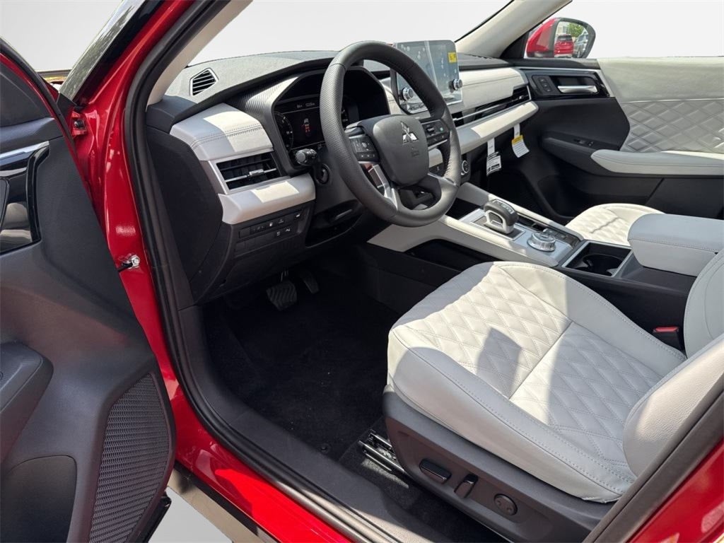 2025 Mitsubishi Outlander PHEV SEL