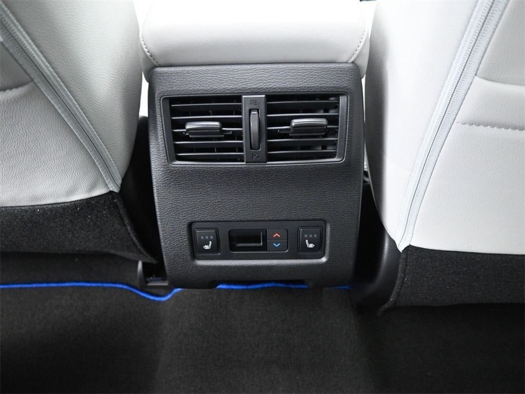 2025 Mitsubishi Outlander PHEV SEL