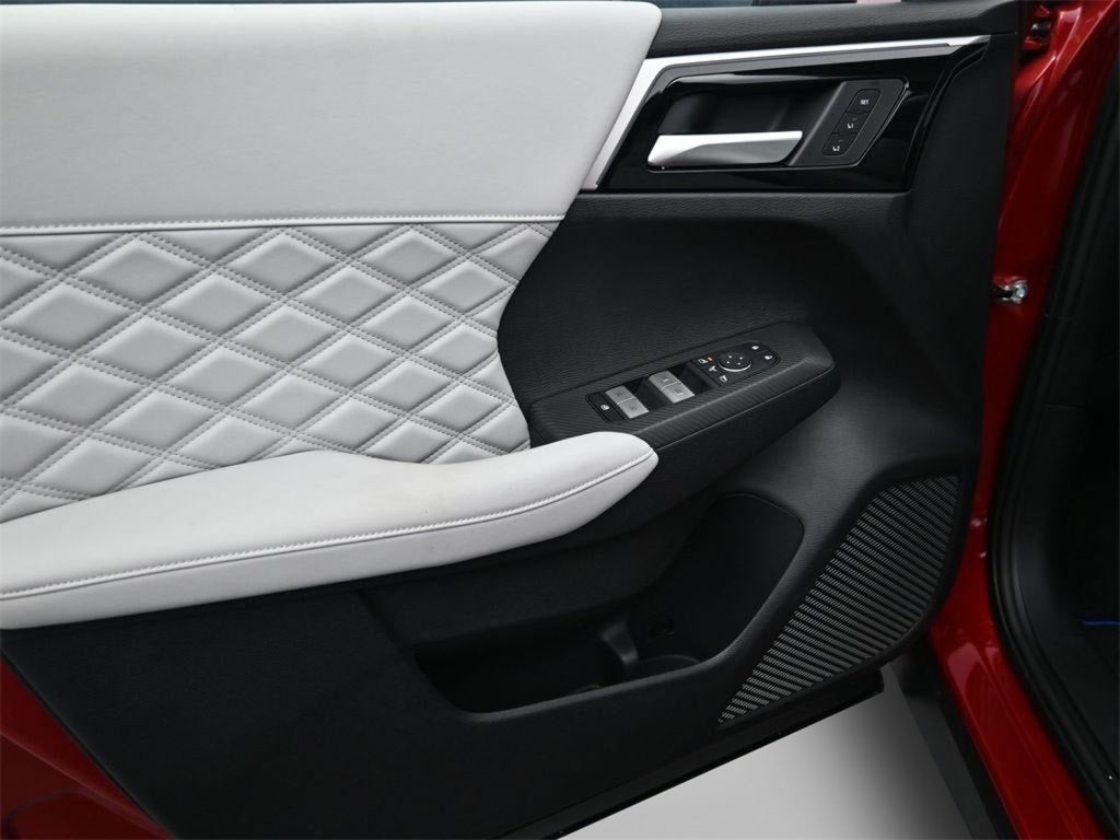 2025 Mitsubishi Outlander PHEV SEL