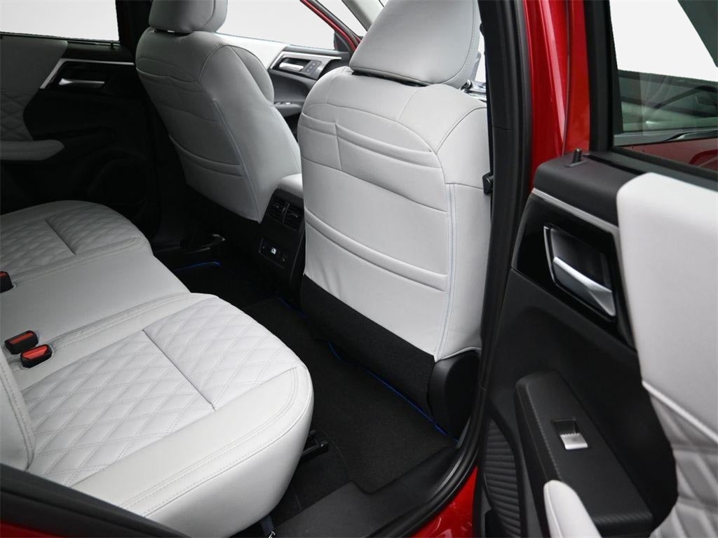 2025 Mitsubishi Outlander PHEV SEL