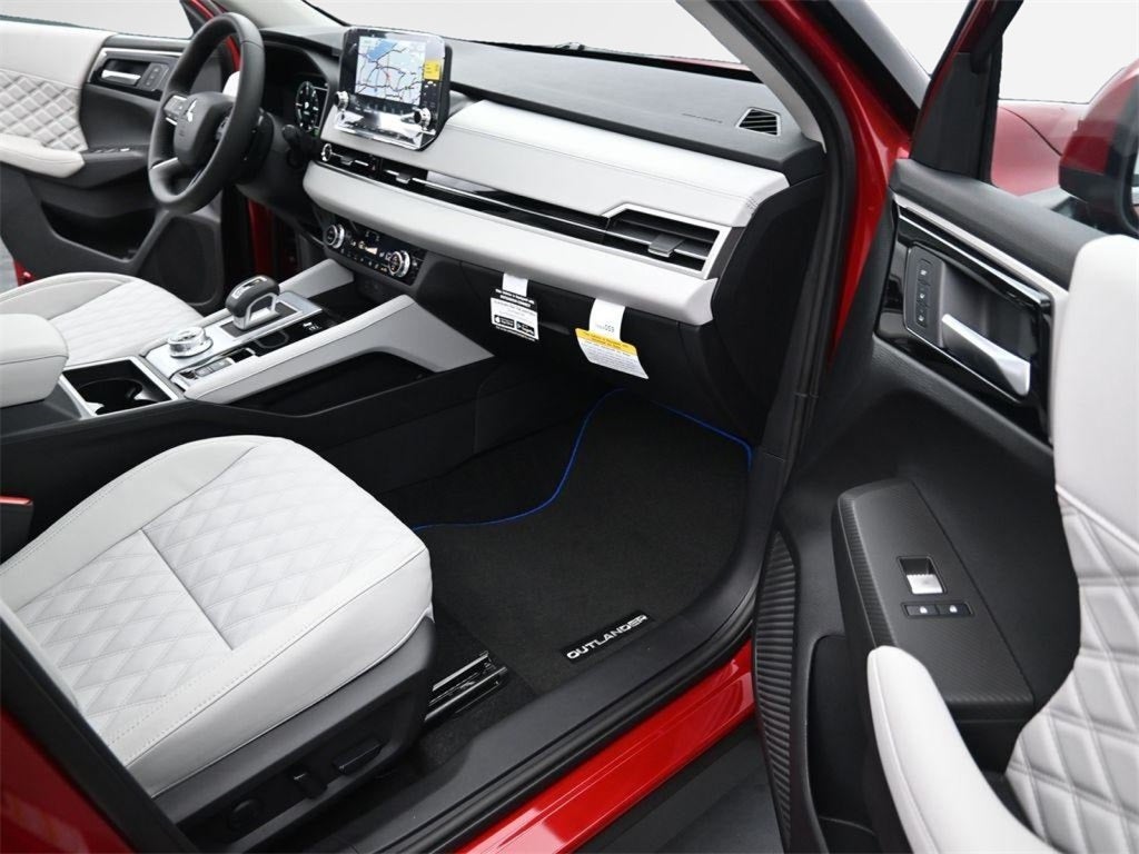 2025 Mitsubishi Outlander PHEV SEL