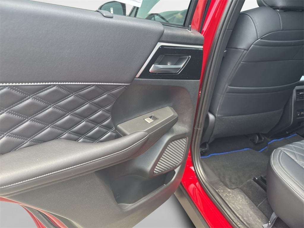 2025 Mitsubishi Outlander PHEV SEL