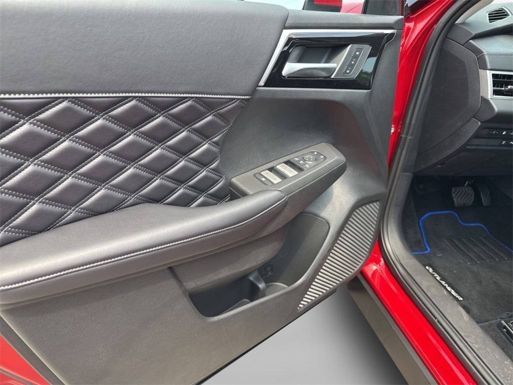 2025 Mitsubishi Outlander PHEV SEL