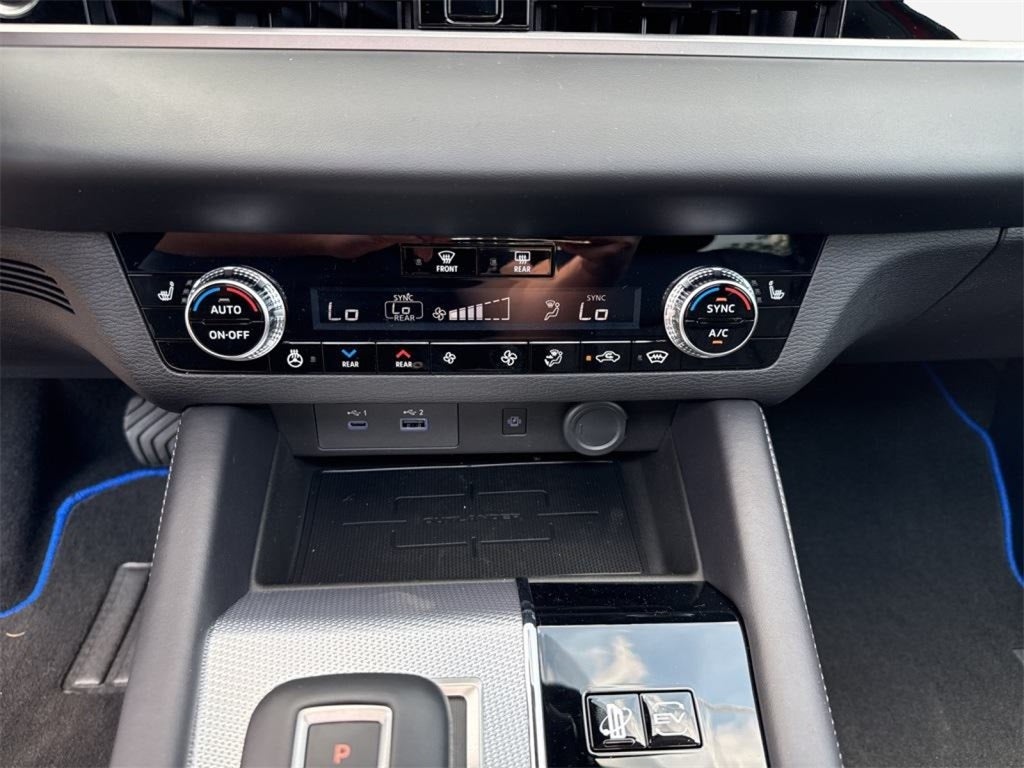 2025 Mitsubishi Outlander PHEV SEL