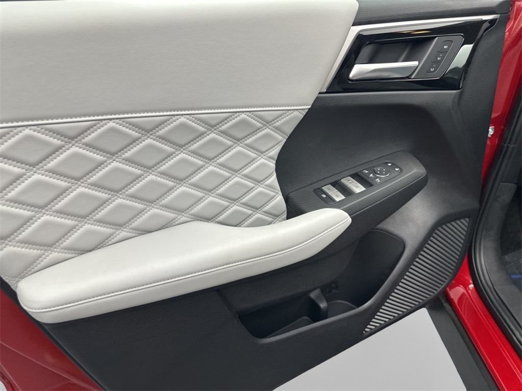 2025 Mitsubishi Outlander PHEV SEL