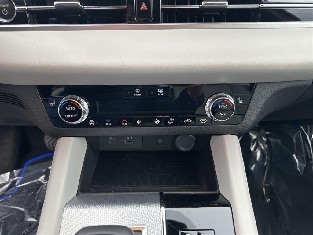 2025 Mitsubishi Outlander PHEV SEL