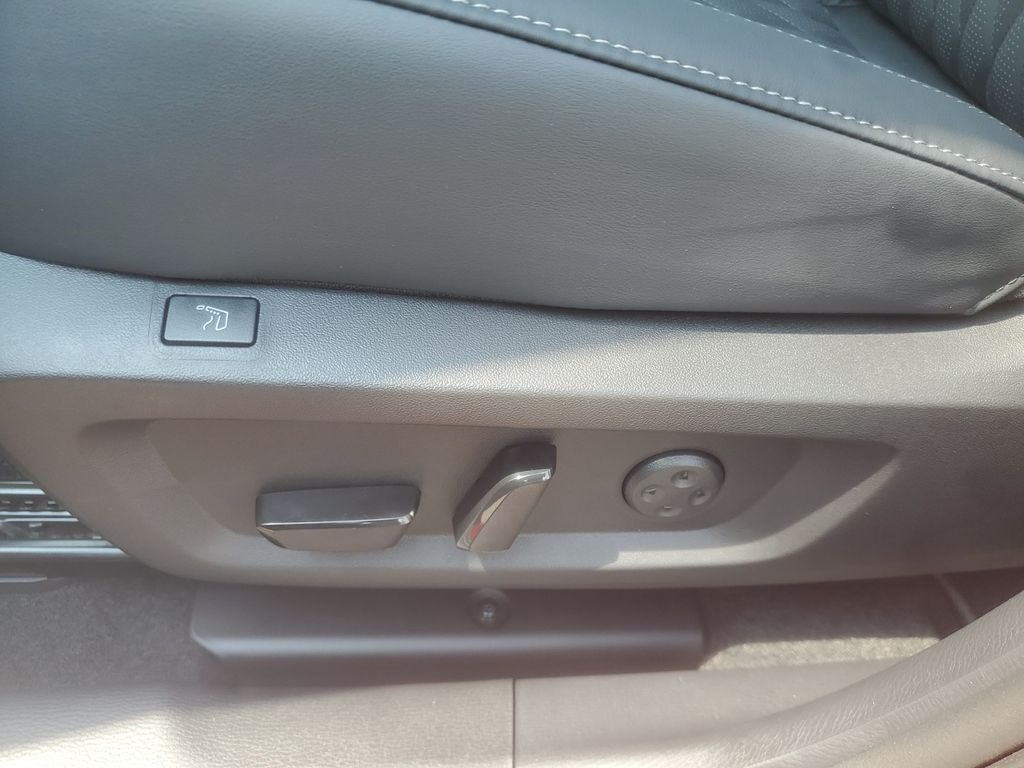 2026 Mitsubishi Outlander PHEV SEL Black Edition