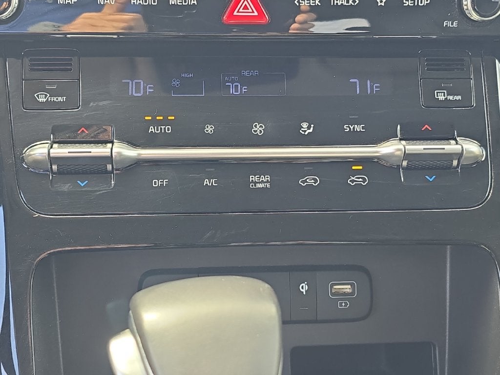 2024 Kia Carnival EX
