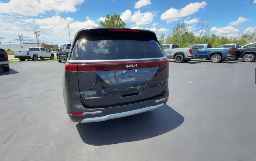 2024 Kia Carnival EX